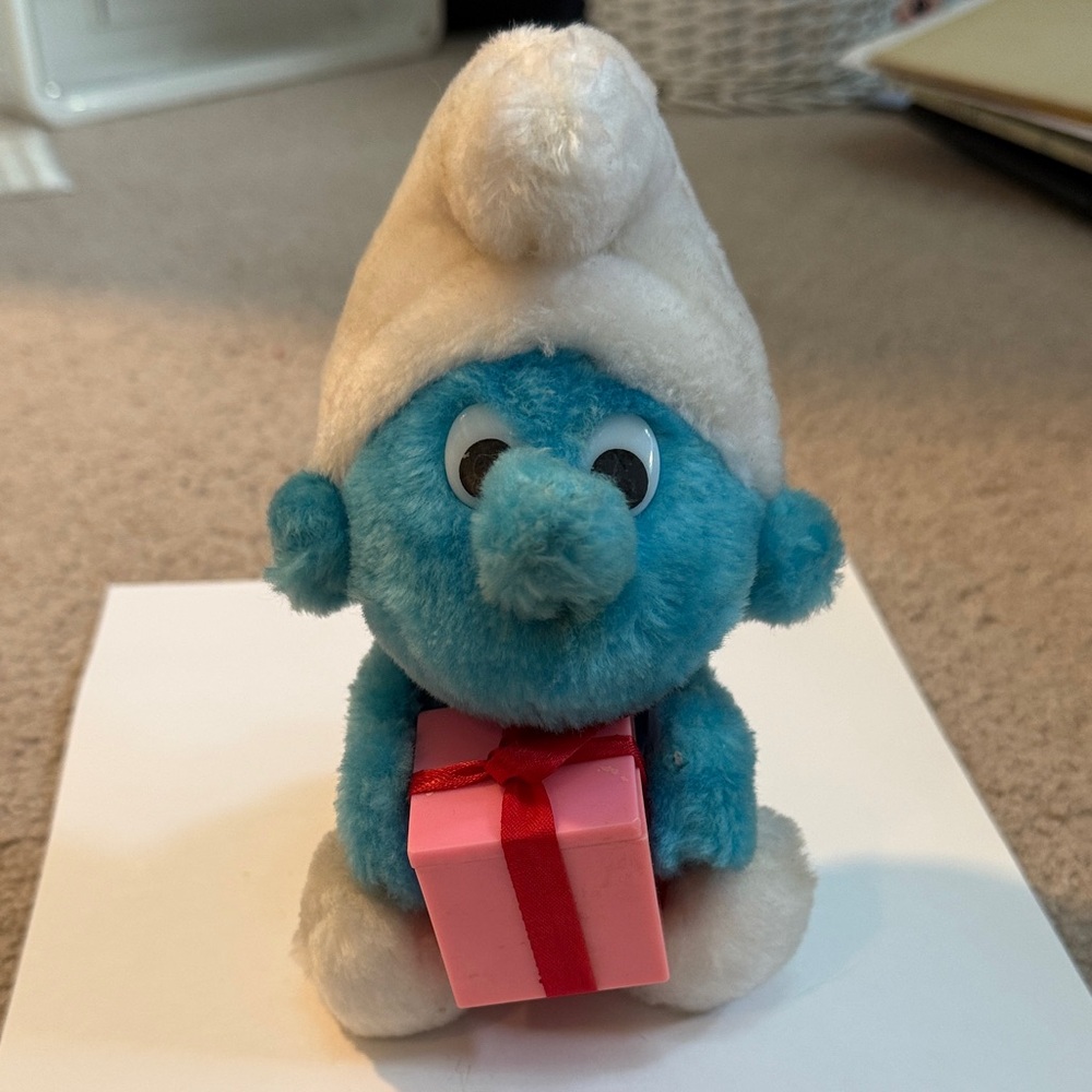 Vintage 1983 BABY SMURF Plush with Present Gift Wallace Berri Peyo